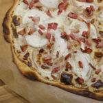 Tarte flambée lub flammkuchen – przepis na pyszną i szybką alternatywę dla pizzy